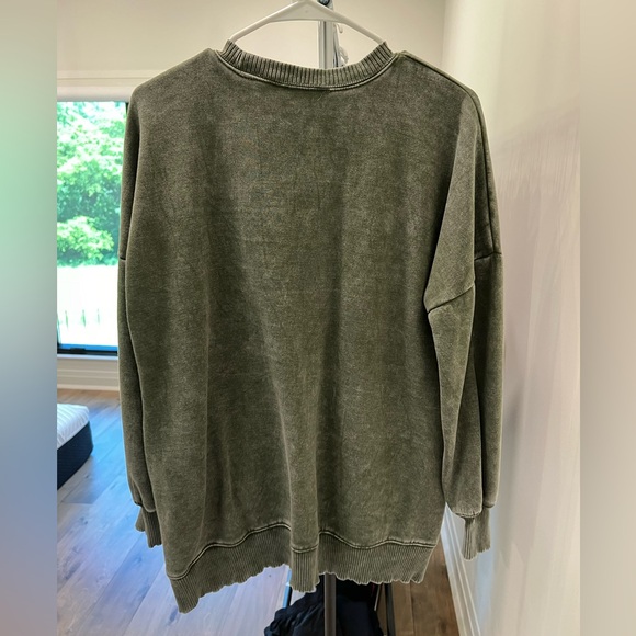 Zenana Oversized Acid Wash Fleece Hi-Low Hem Pullover w/Pockets Green Medium - Picture 2 of 5